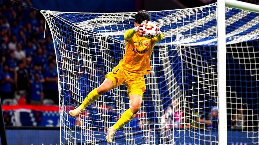 皇馬出征「包」冇失手 皇馬出征「包」冇失手